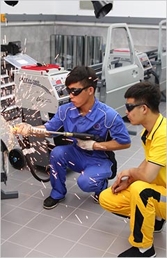 万通汽修钣金课程